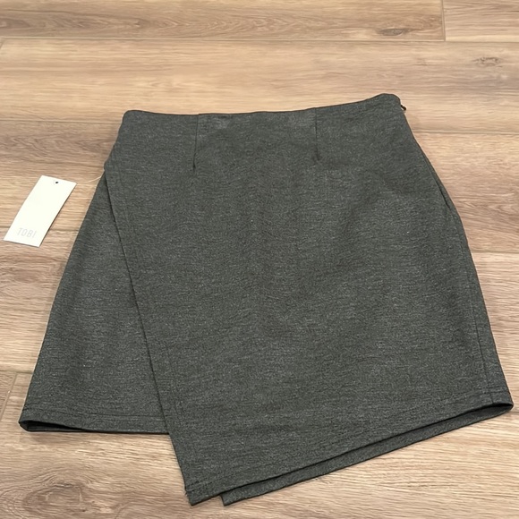 NWT TOBI Asymmetrical Envelope Wrap Skirt, Grey, Size Medium - Picture 12 of 13
